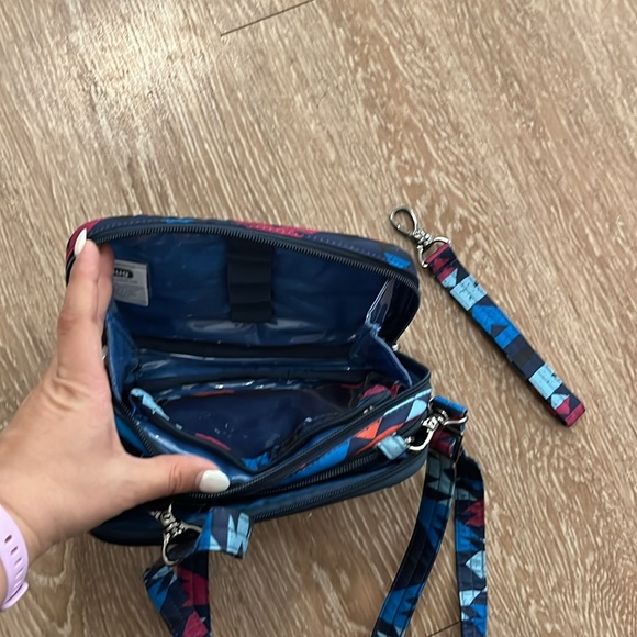 LUG Roundabout Aztec Convertible Wallet Wristlet Crossbody Belt Bag - Picture 6 of 8